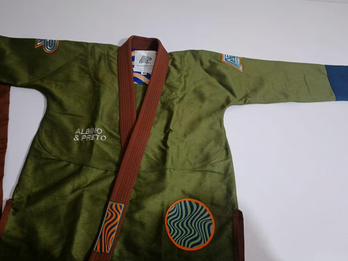 Kimono albino preto - e,
